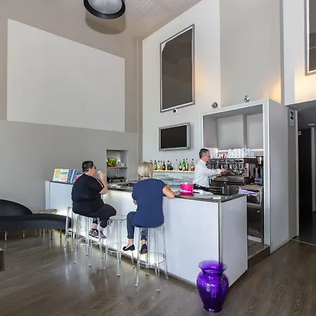 Hotel Art Olympic 4*