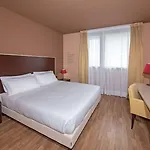 Hotel Art Olympic 4*